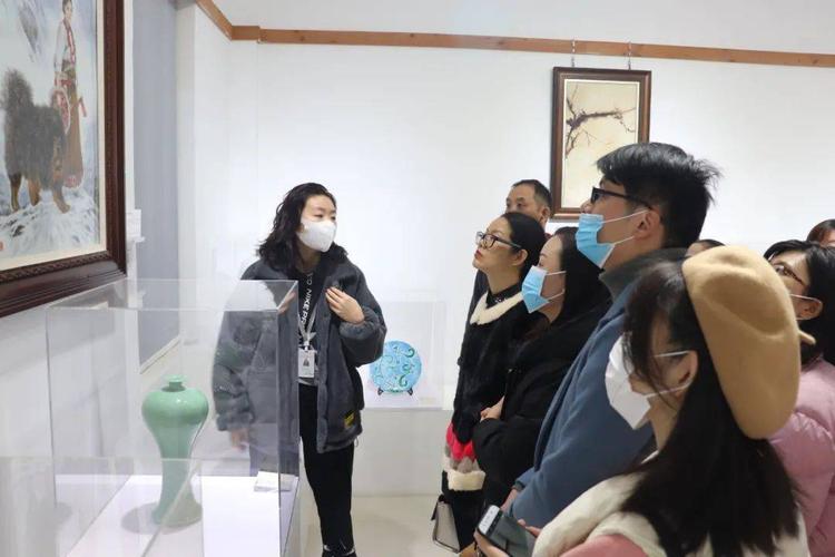 浙江省文化艺术档案学会来宾参观考察博物馆