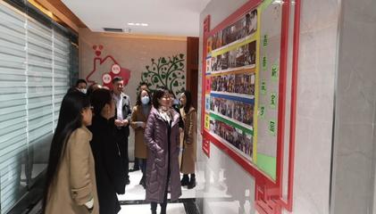 省文化和旅游厅党组成员、副厅长郑欣到凯里调研公共文化服务体系建设